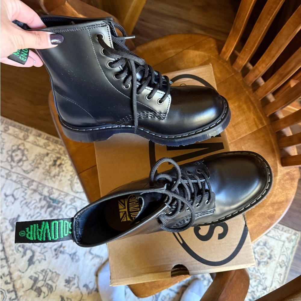 Solovair Boots size 8 - Picture 3 of 3